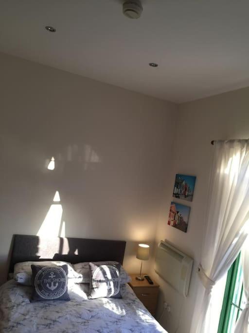 Converted Chapel Filey Floor To Ceiling Arch Window Экстерьер фото